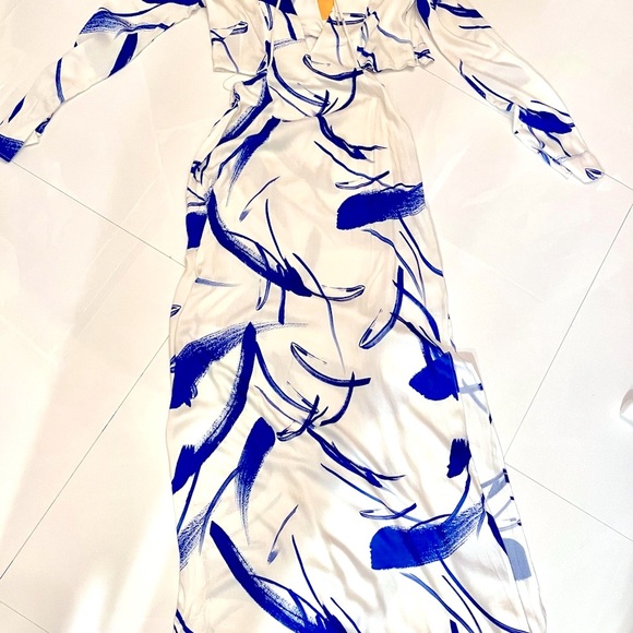 GALVAN LONDON
Lido V-Neck Maxi Dress - Picture 6 of 6